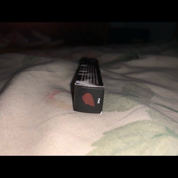 Fenty plush matter lipstick - Picture 2 of 2